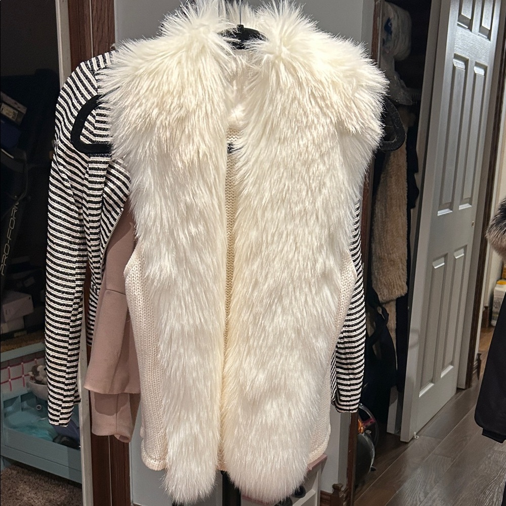 Dolce Cabo Cream Faux Fur Vest